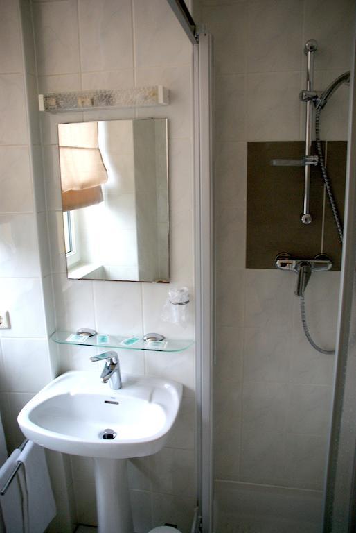 Hotel Charly'S Gare Senningerberg Habitación foto